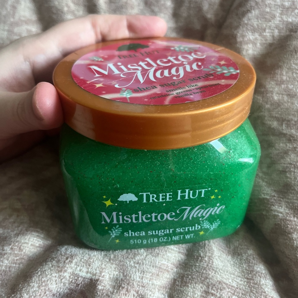 *5/$30* Tree Hut Mistletoe Magic Shea Sugar Scrub